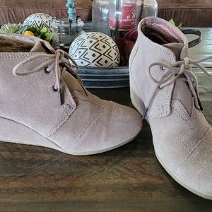 TOMS wedges